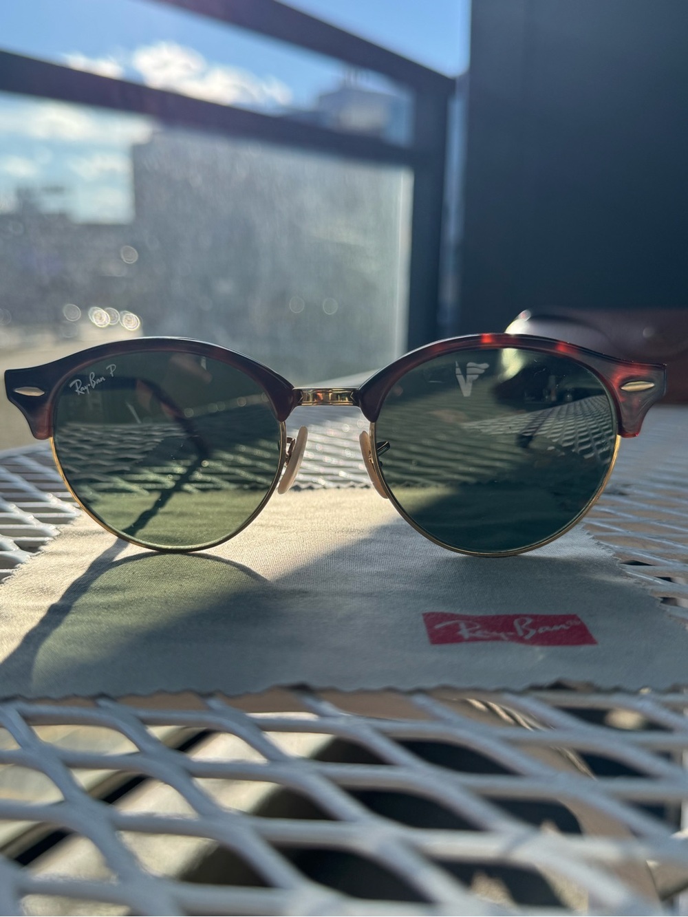 Ray-Ban Round Tortoise Shell Frame Sunglasses